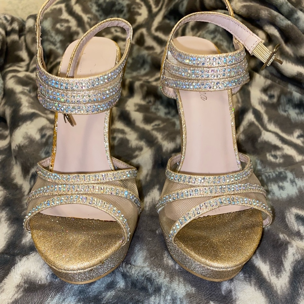 Size 7 Bella Luna prom/pageant heels